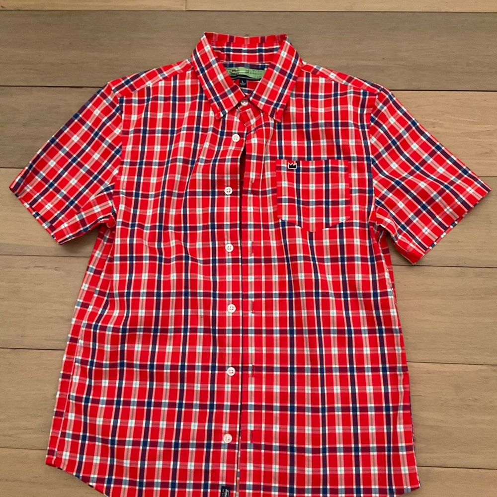 Crown & Ivy Button Down Tee size Large